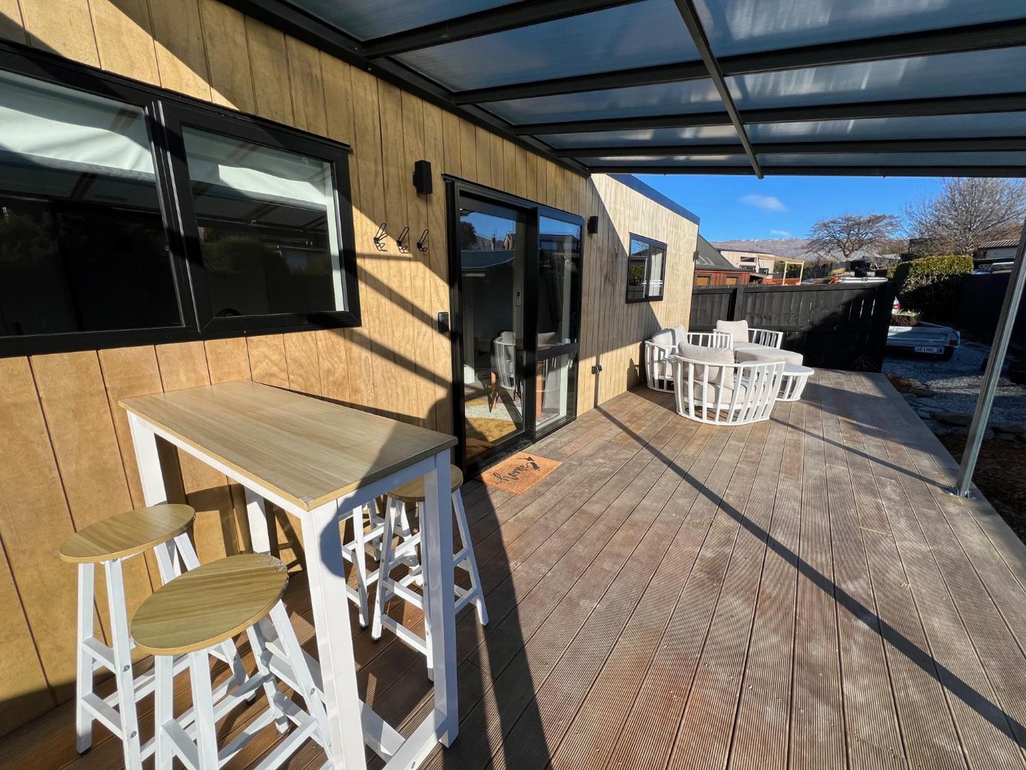 Mountain Cabin - Central, Cosy And Cute With Views Wanaka Luaran gambar