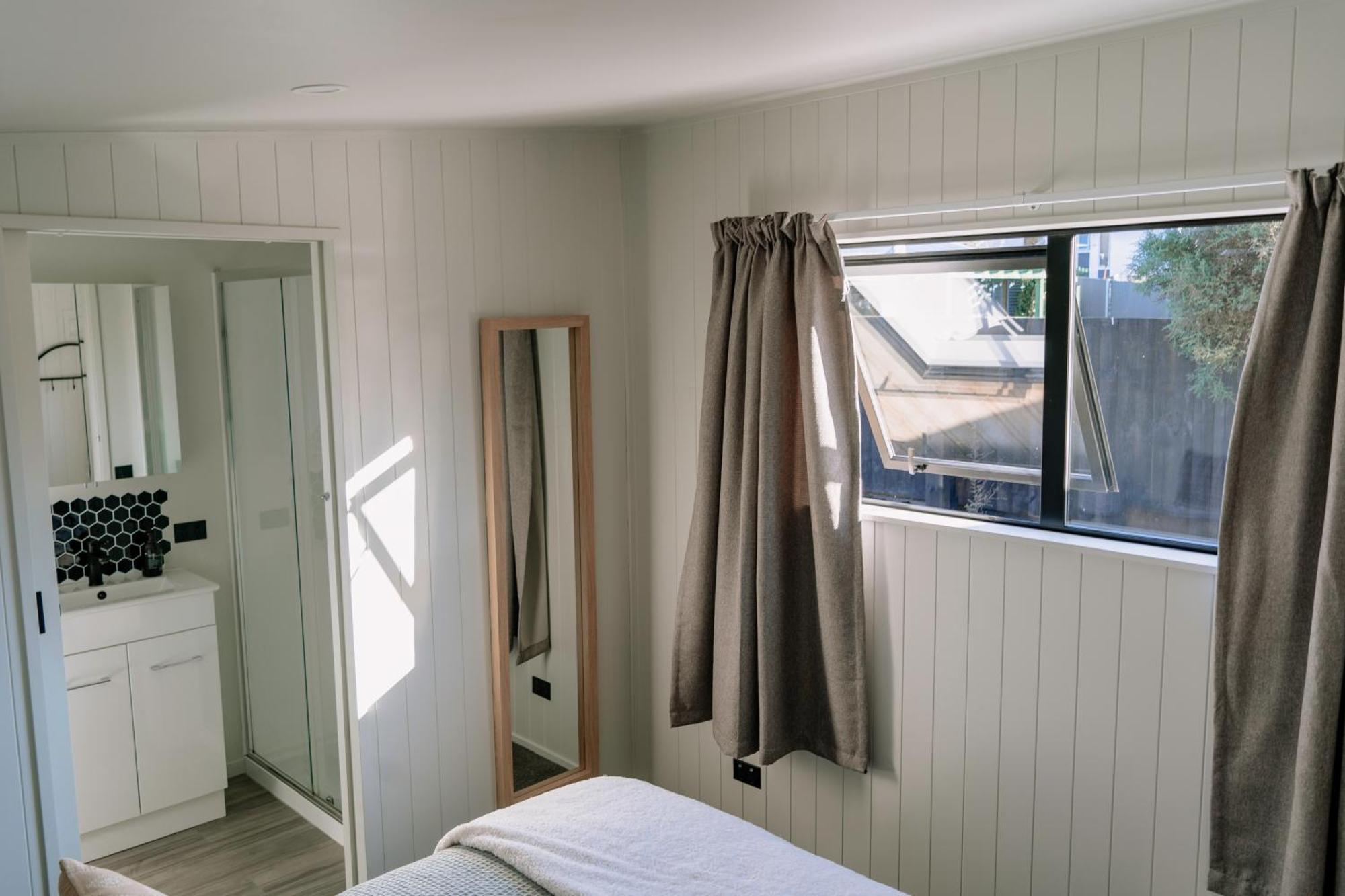 Mountain Cabin - Central, Cosy And Cute With Views Wanaka Luaran gambar